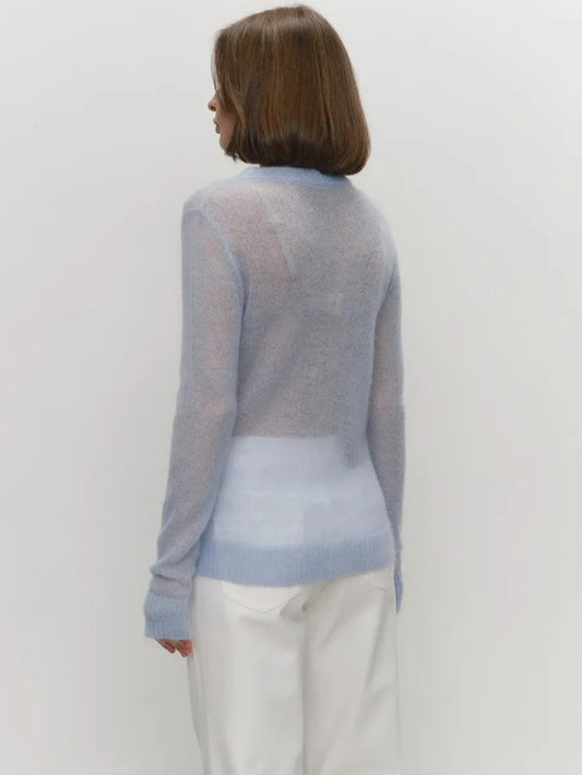 Maglia in misto Mohair, morbida e traforata, scollo tondo, con vestibilità normale e aspetto minimal fashion