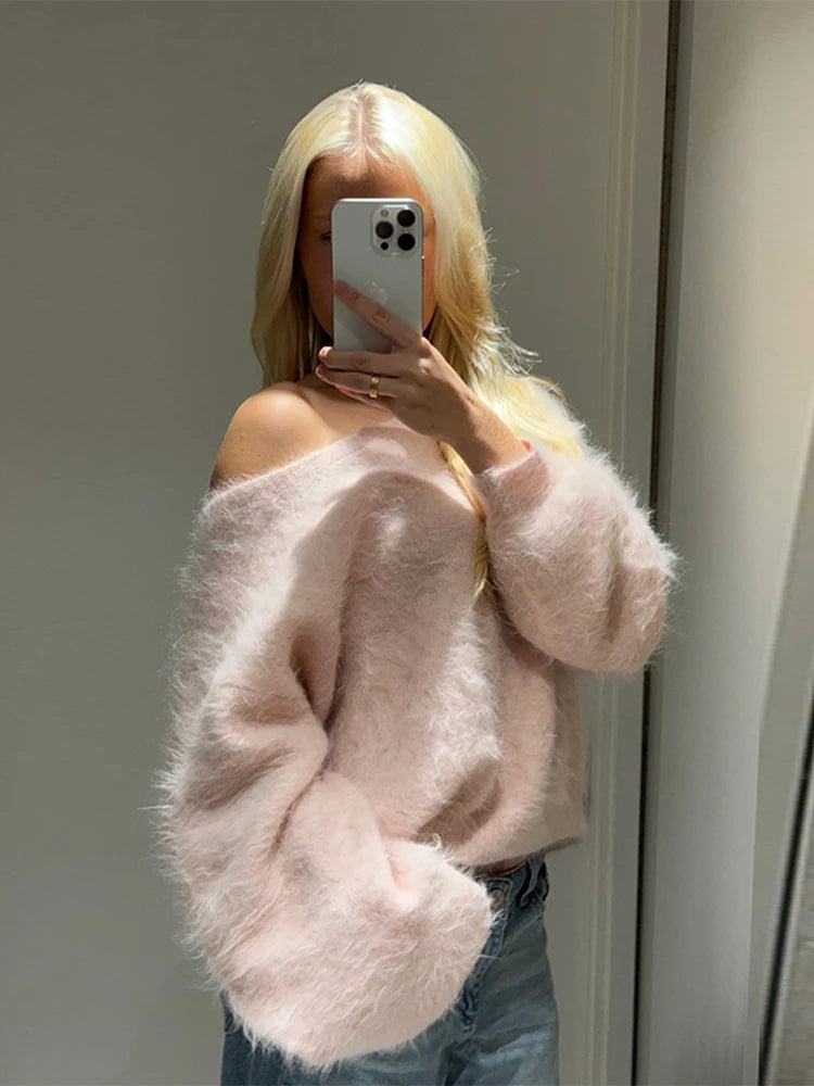 Maglia Fluffy Oversize a Spalla Scoperta in Misto Mohair — Stile Minimal Chic-ideale per le sere di Primavera