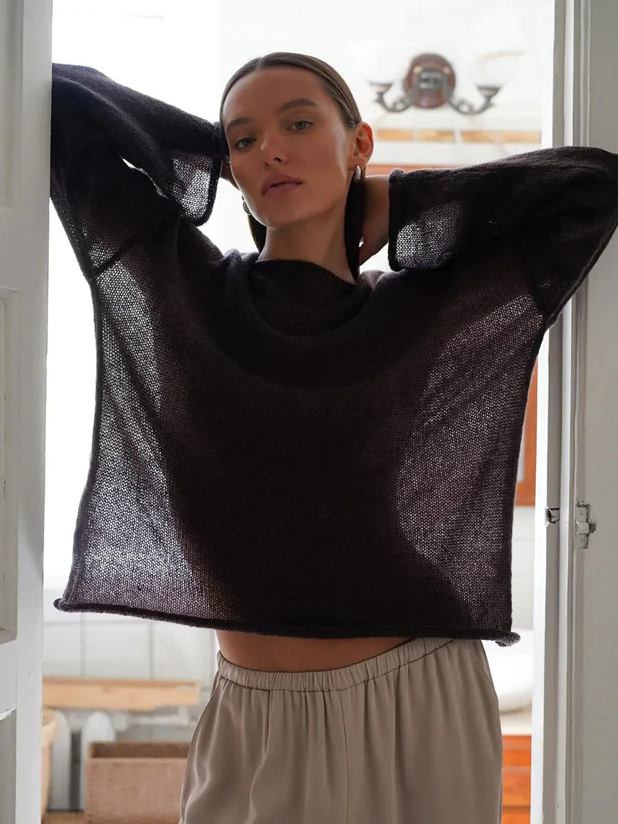 Pullover fashion a maglia traforata, scollo a barca,  vestibilità ampia, ampia gamma di colori, ideale per le sere di Primavera